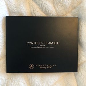 Anastasia Beverly Hills contour palette-cream
